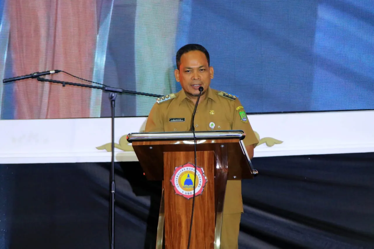 Pj Walikota Tangerang Dr. Nurdin mendampingi Ibu Sinta Nuriyah dalam perayaan Cap Go Meh 2025 di Universitas Budhi Dharma